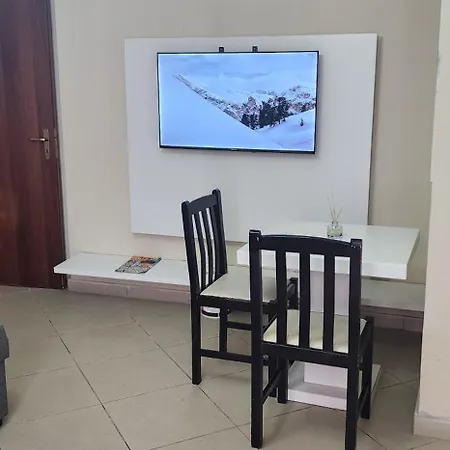 Armando's Front On The Sea Apartment Durres