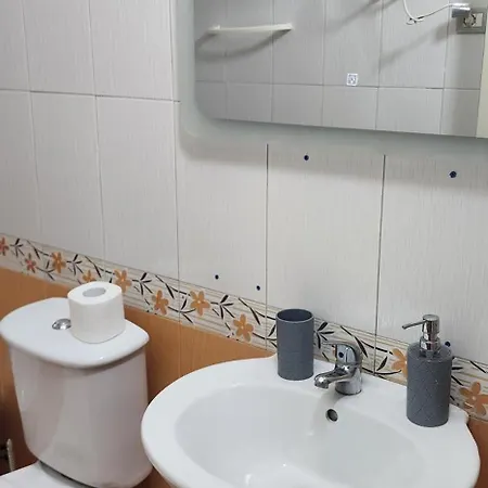 Armando's Front On The Sea Apartman *