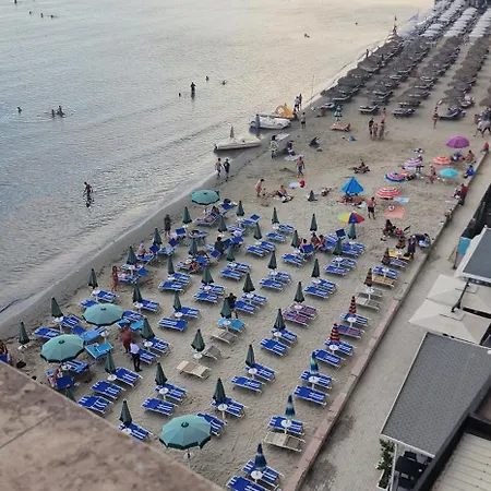 Armando's Front On The Sea * Durres