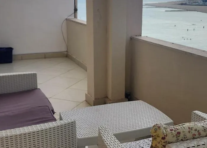 Armando's Front On The Sea Apartament Durrës